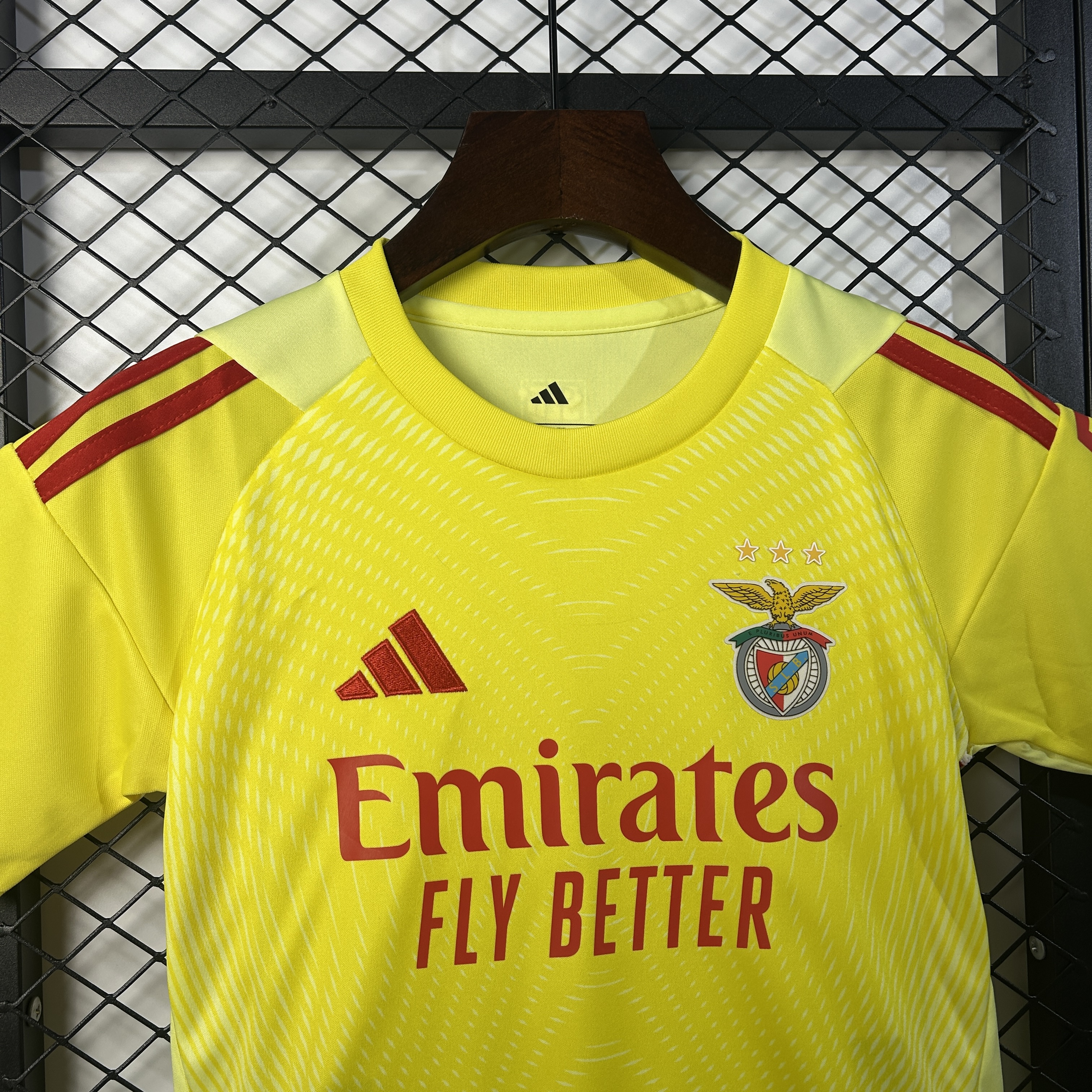 SL Benfica Goalkeeper Kids Suit 25/26