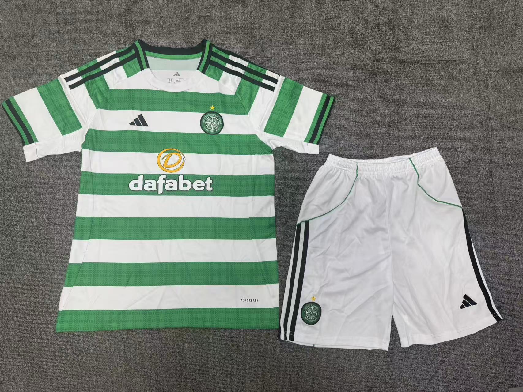 Celtic Home Kids Suit & Socks 25/26