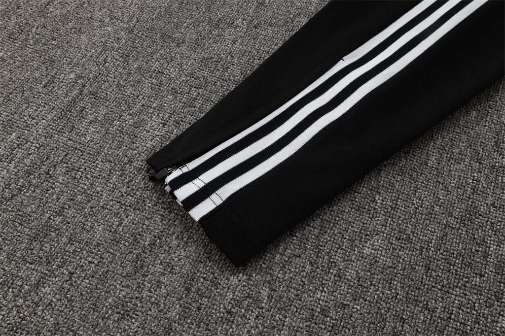 Manchester United Training Pants 24/25