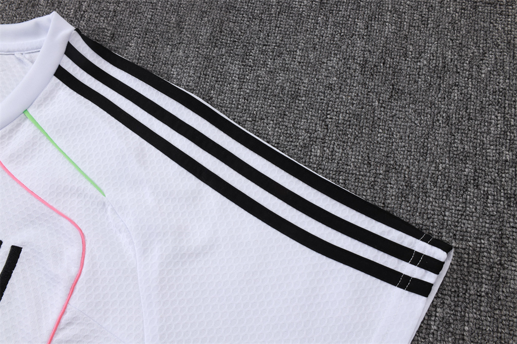 Juventus Training Short Sleeve Suit 25/26