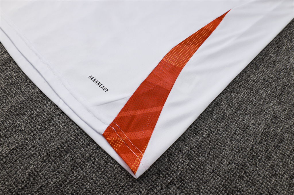 Internacional  Training Short sleeve Suit 24/25