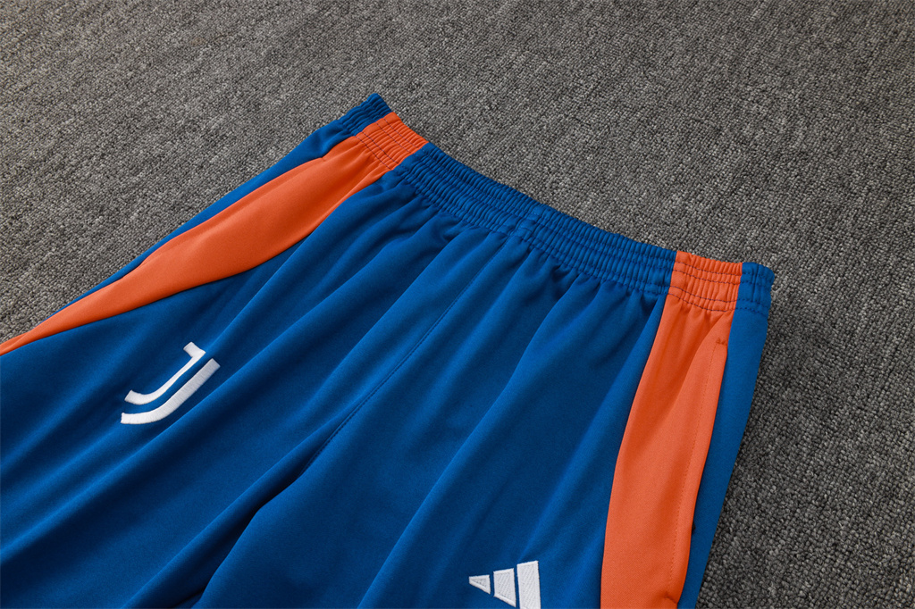 Juventus Training Suit 23/24