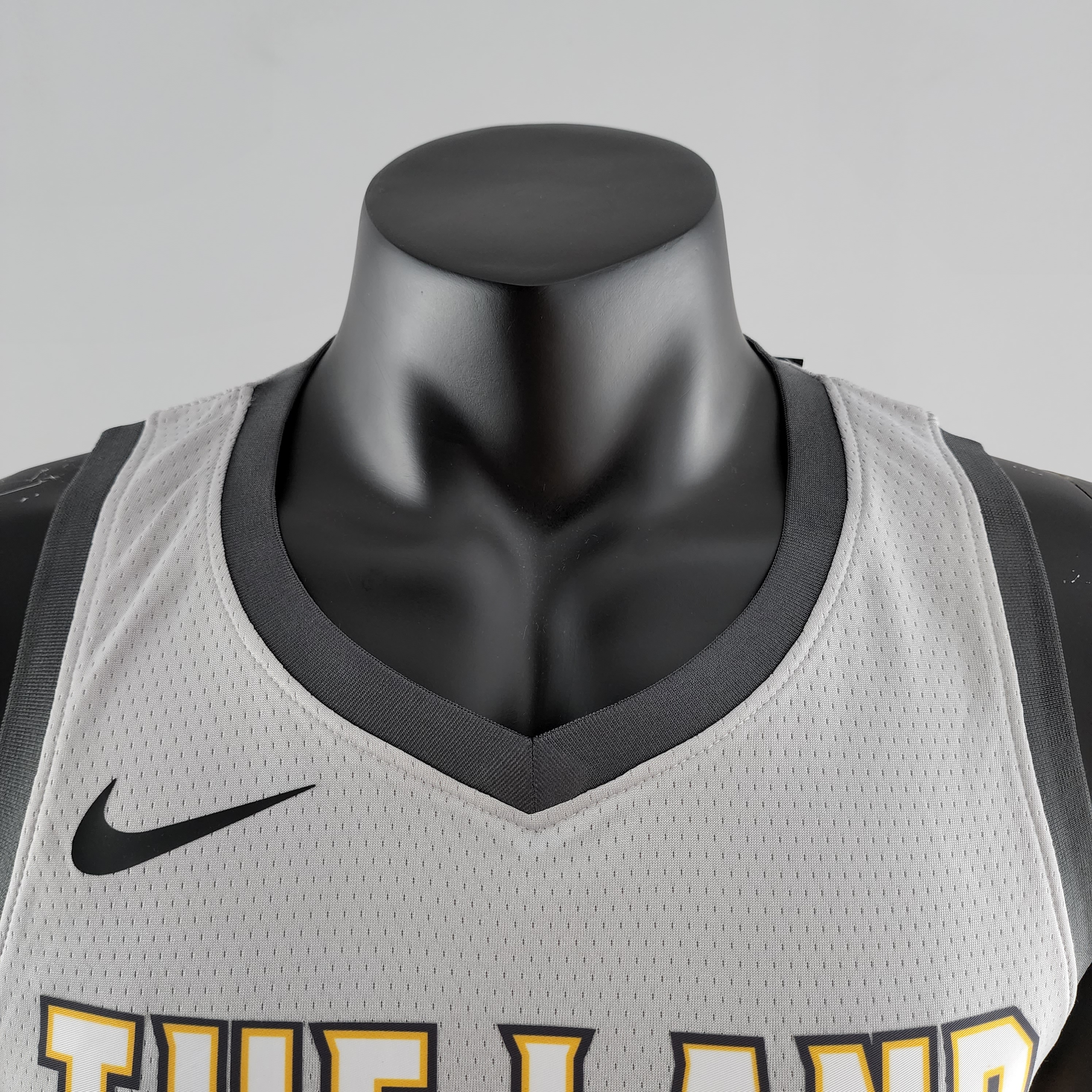 Kyrie Irving Cleveland Cavaliers Grey Swingman Jersey 2018