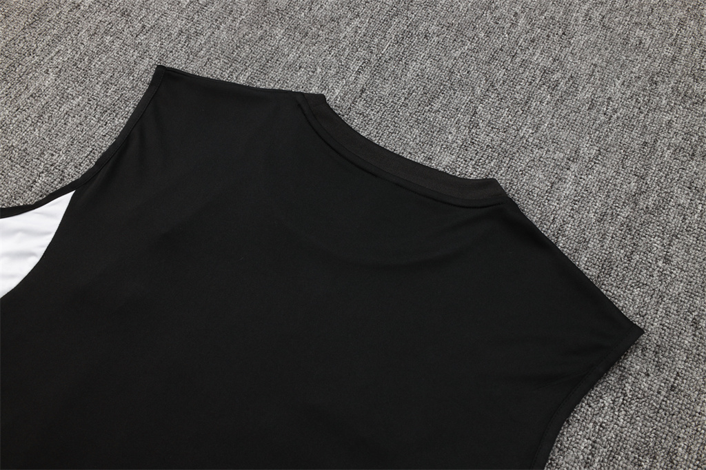 Liverpool Training Jersey 25/26