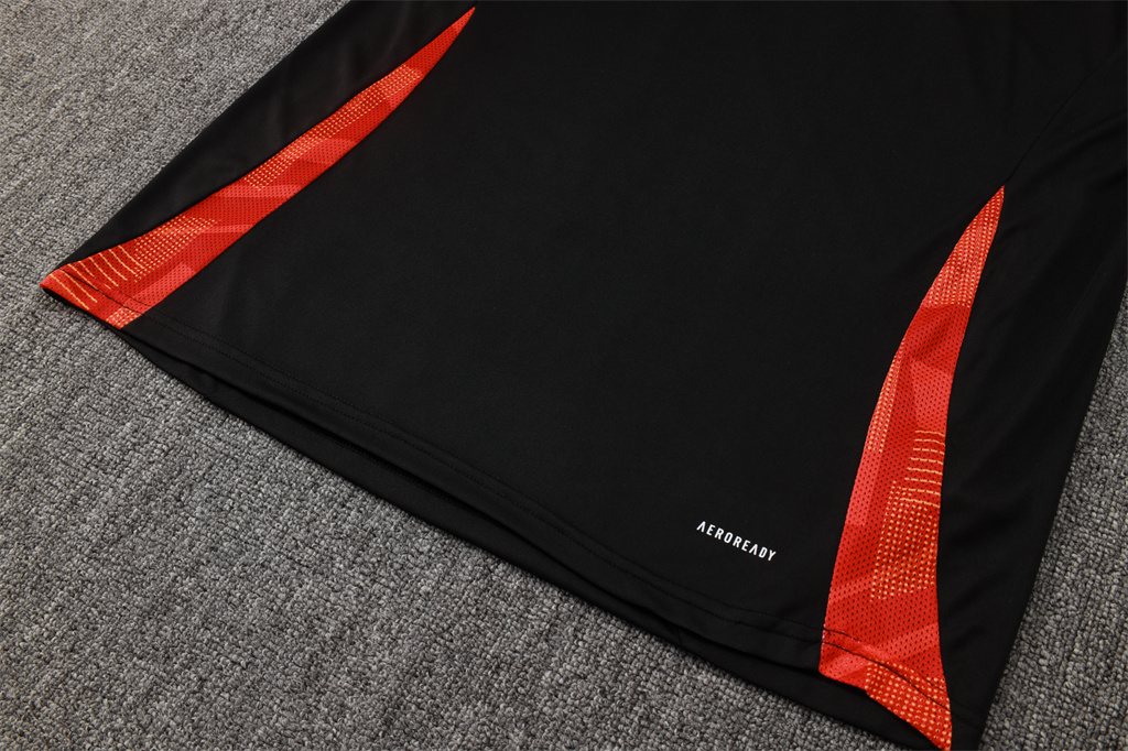 Internacional  Training Short sleeve Suit 24/25