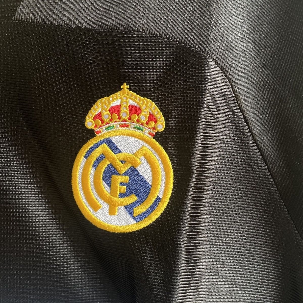 Real Madrid Retro Away Long Sleeve Jersey 1998-00