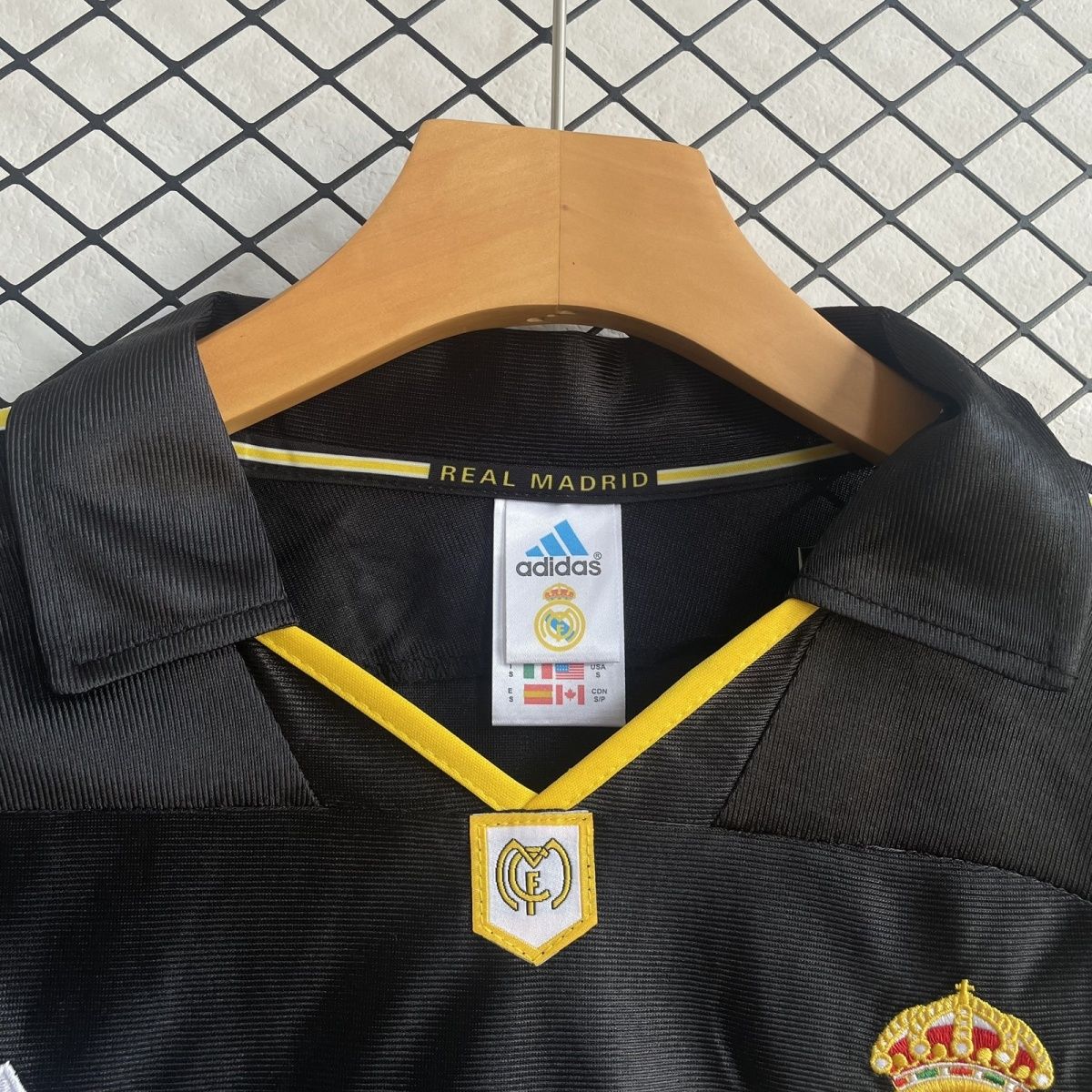 Real Madrid Retro Away Long Sleeve Jersey 1998-00