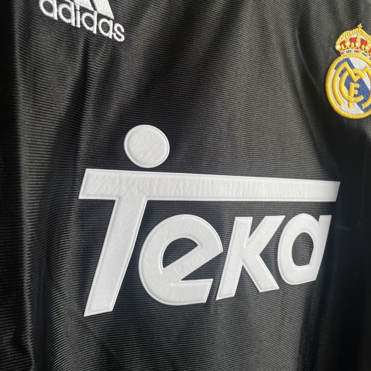 Real Madrid Retro Away Long Sleeve Jersey 1998-00