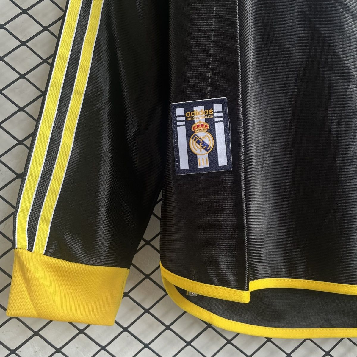 Real Madrid Retro Away Long Sleeve Jersey 1998-00