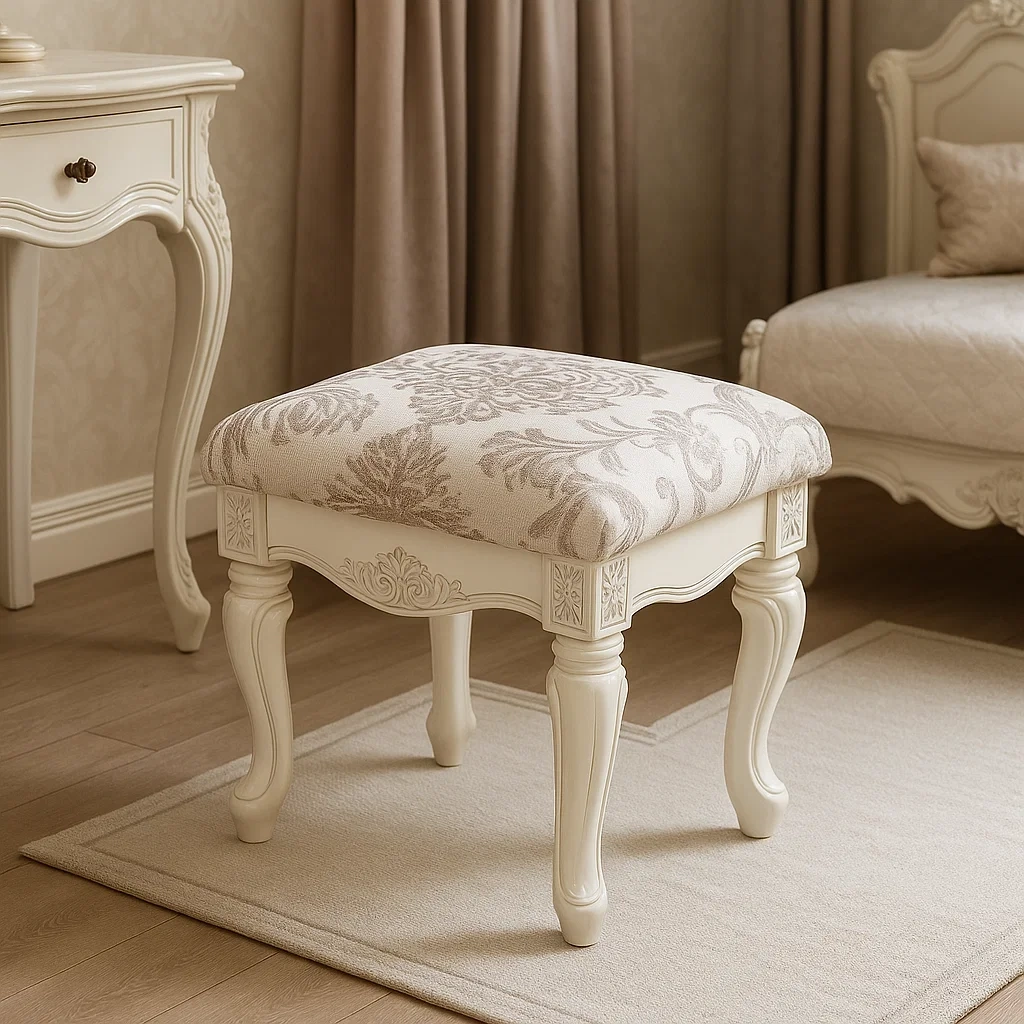 Tabouret rétro français avec coussin rembourré