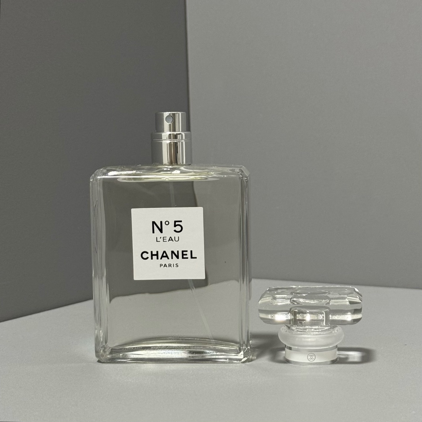 Chanel N°5 L'EAU Eau de Toilette 100ml (White Bottle)。