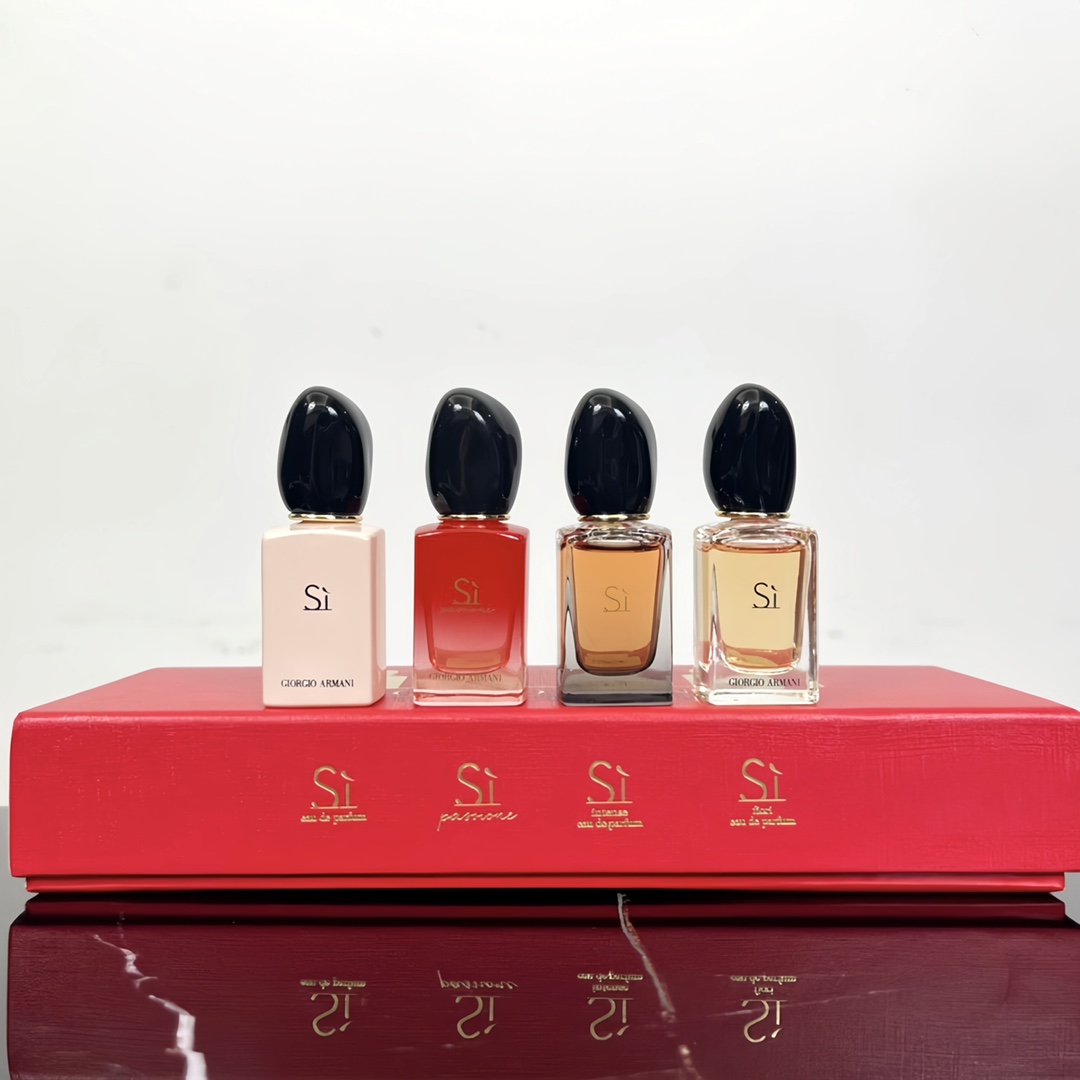Armani's Beloved Fragrance Selection Gift Box 7ml*4