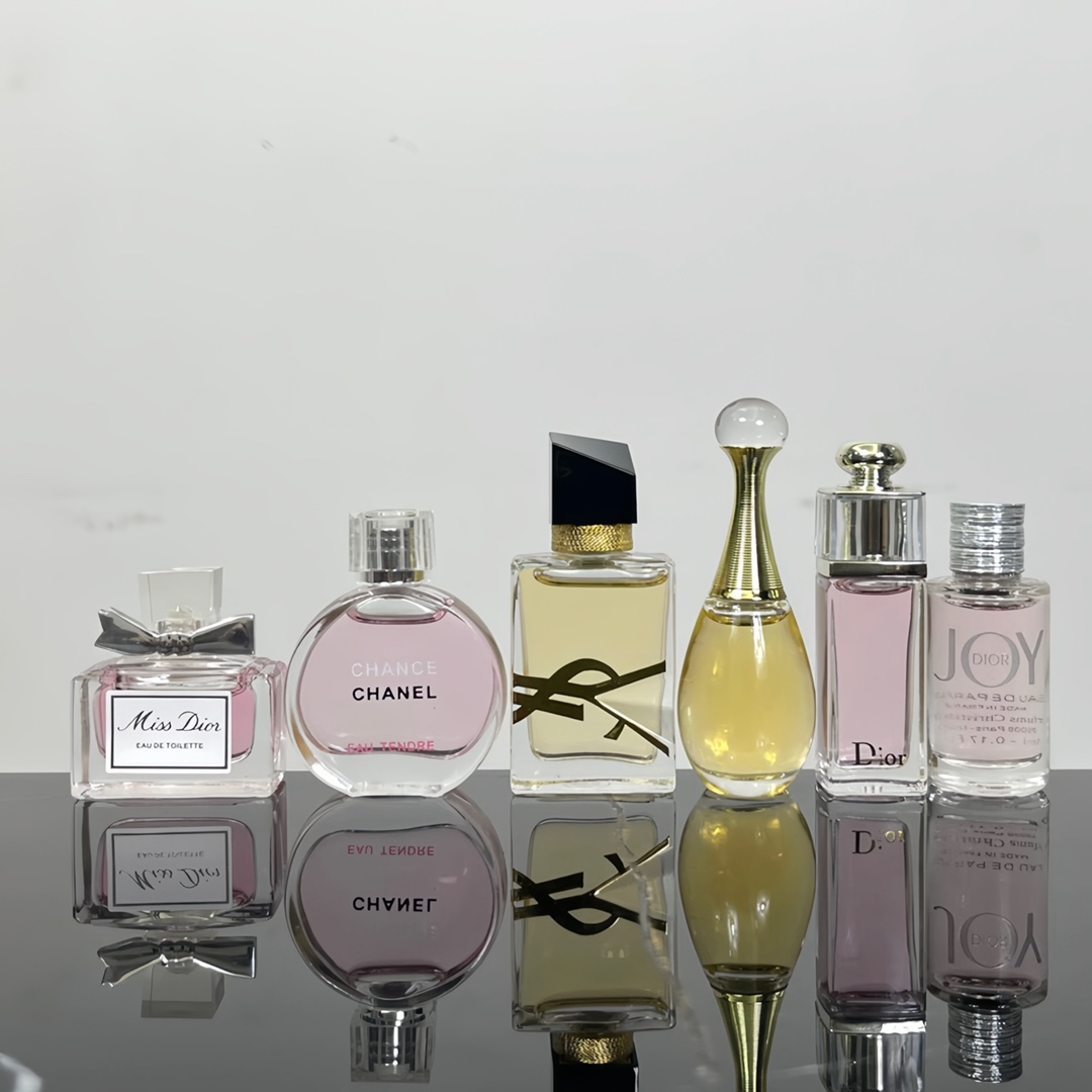 12-piece Mini Perfume Set in Heart-shaped Gift Box