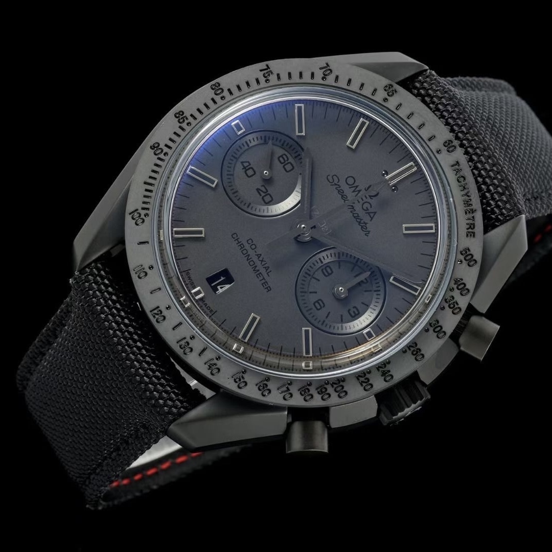 Omega Speedmaster Moonwatch Dark Side of the Moon 44.2mm