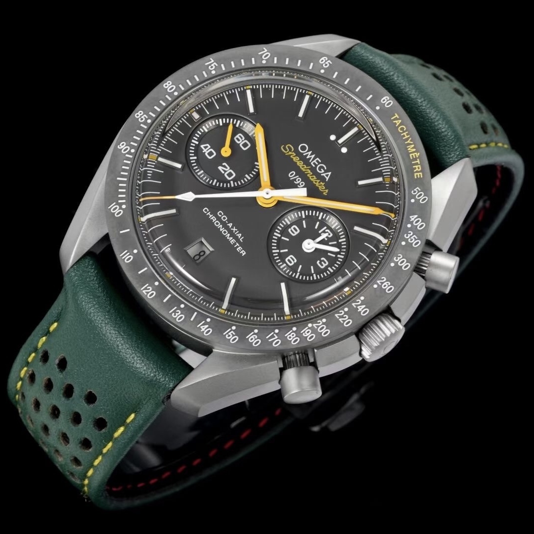 Omega Speedmaster Moonwatch Dark Side of the Moon 44.2mm