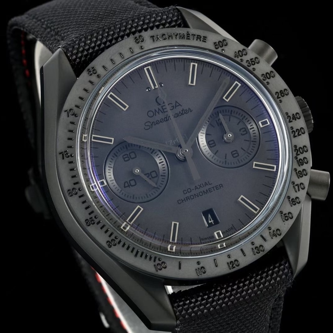 Omega Speedmaster Moonwatch Dark Side of the Moon 44.2mm
