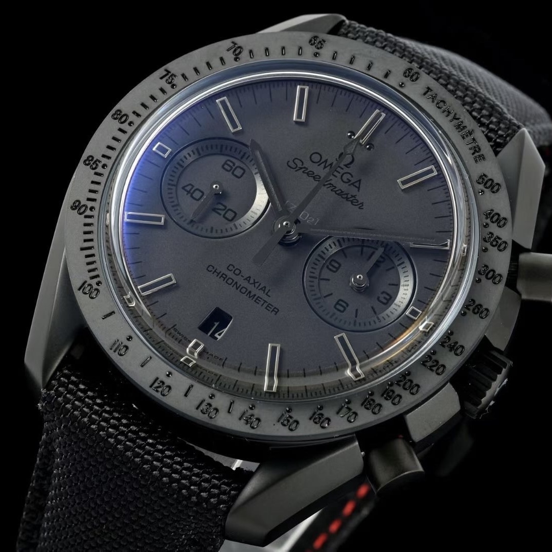 Omega Speedmaster Moonwatch Dark Side of the Moon 44.2mm