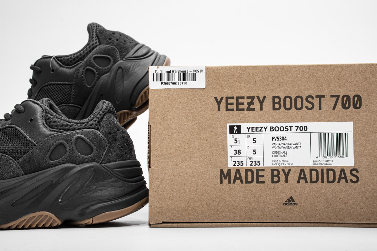 Yeezy Boost 700 Utility Black FV5304