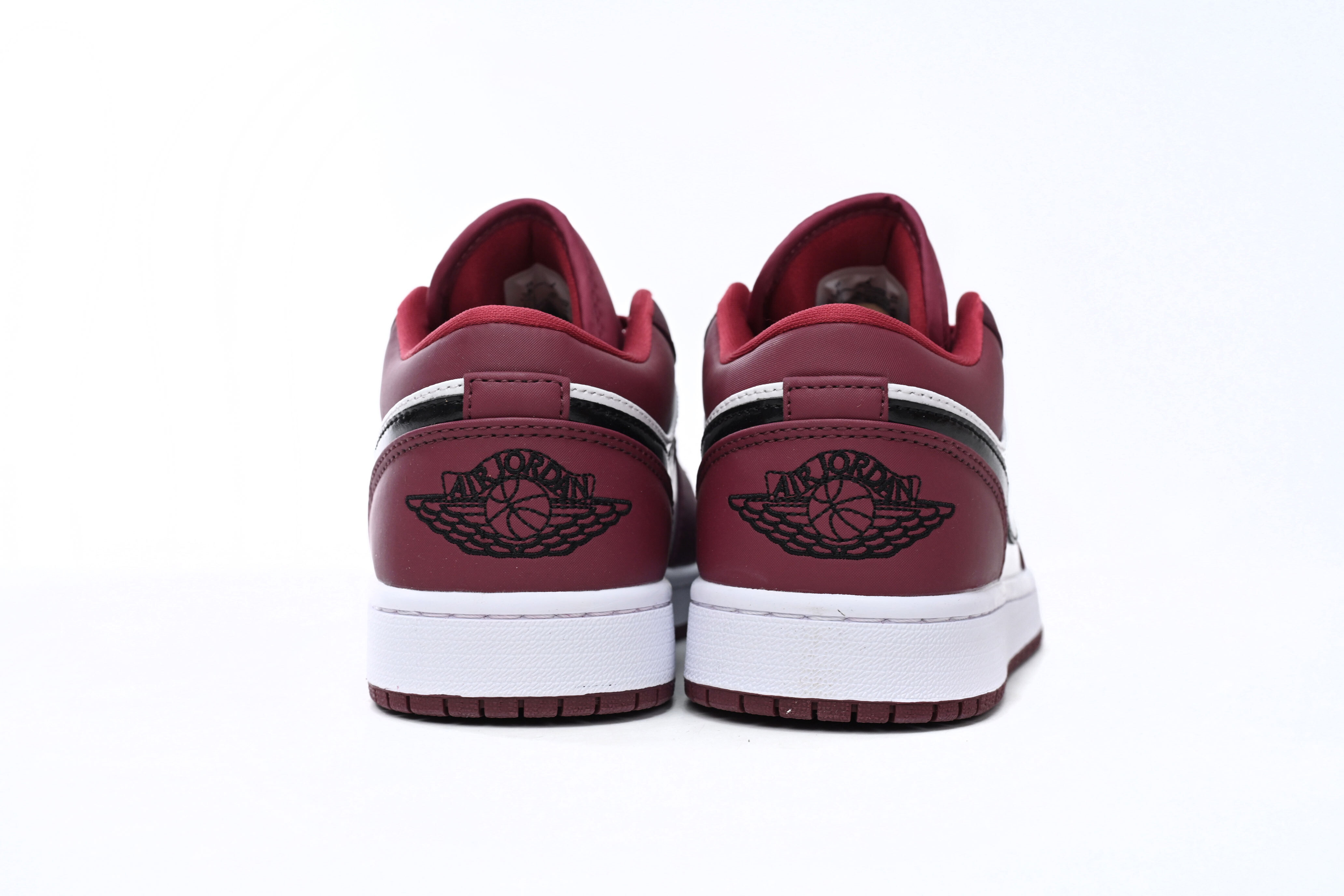 Jordan 1 Low Noble Red 553558-604