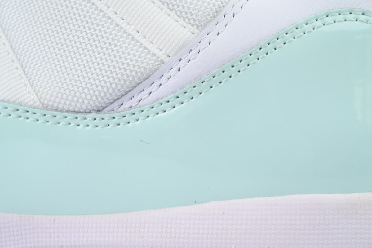 Air Jordan 11 Retro Low Igloo AH7860-103