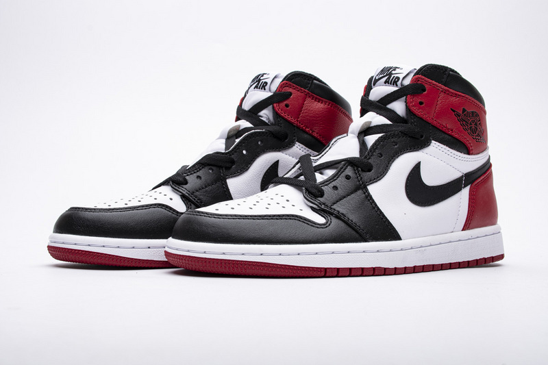 Air Jordan 1 High OG Black Toe 555088-125