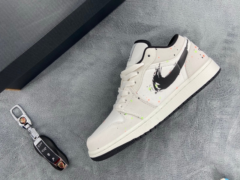 Jordan 1 Low SE Paint Splatter (GS) DH3295-100