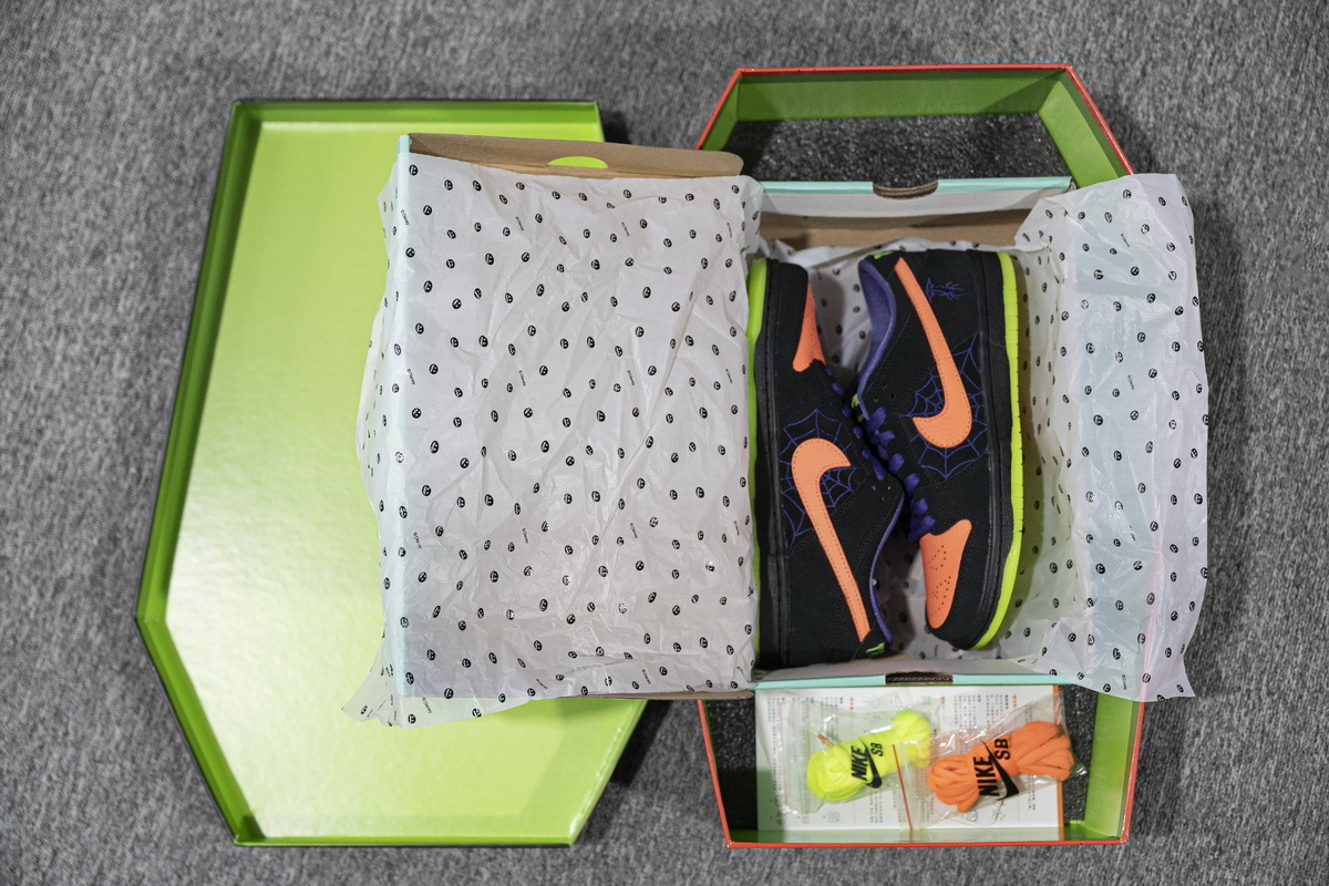 Nike SB Dunk Low Night Of Mischief Halloween Black and Orange BQ6817-006