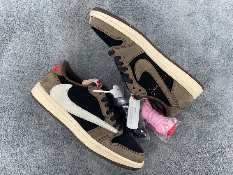 Travis Scott x Air Jordan 1 Low Mocha CQ4277-001