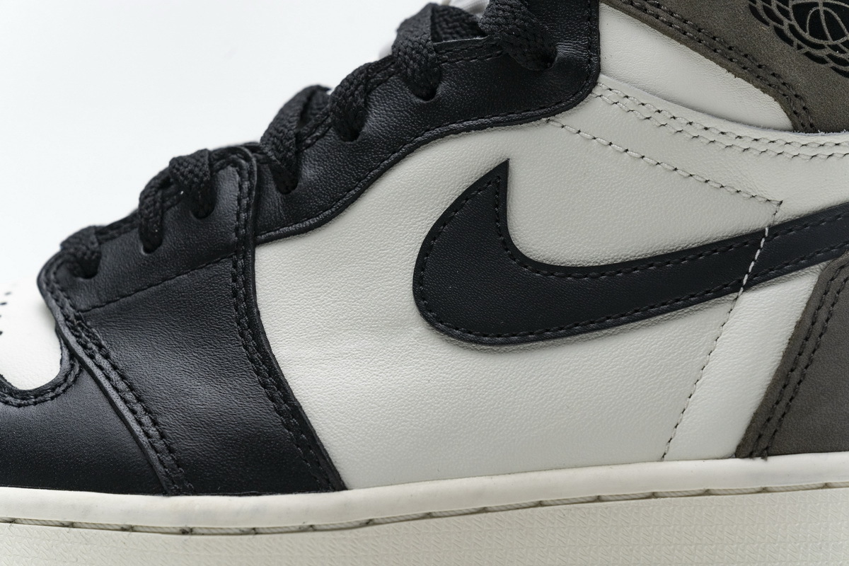 Air Jordan 1 Retro High OG Dark Mocha 555088-105