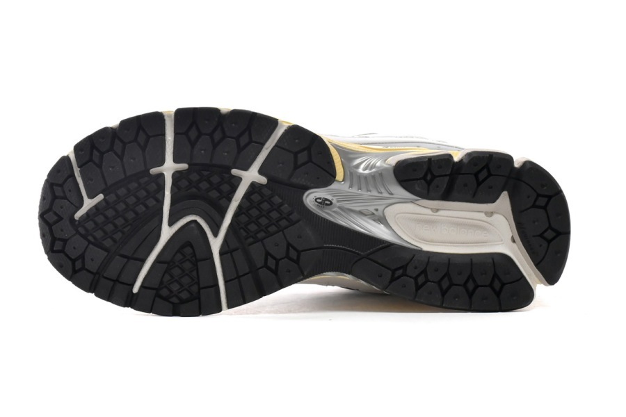 New Balance 2002R Thisisneverthat White ML2002RT