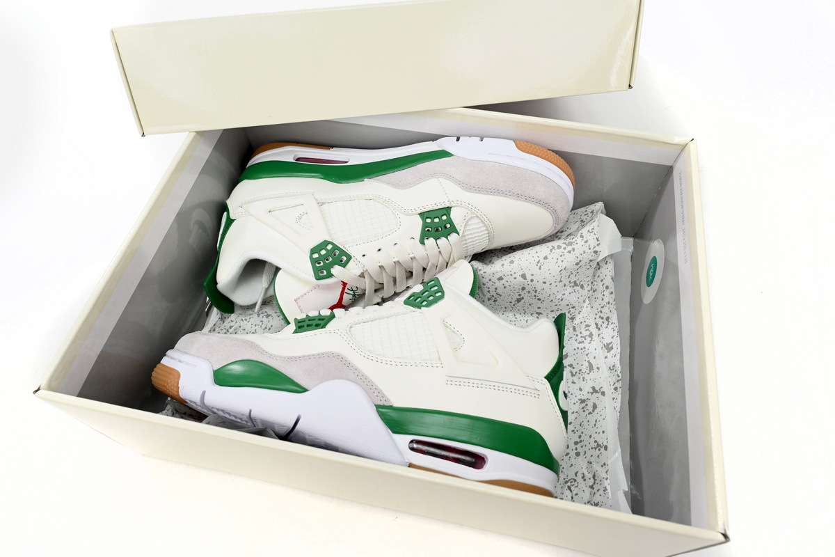 Nike SB x Air Jordan 4 Pine Green Calaite DR5415-103