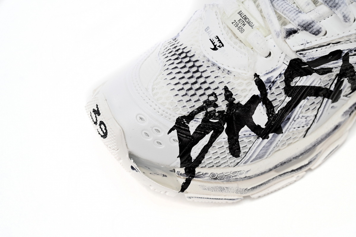 Balenciaga Runner White And Black Characters 677402 W3RBQ 9010