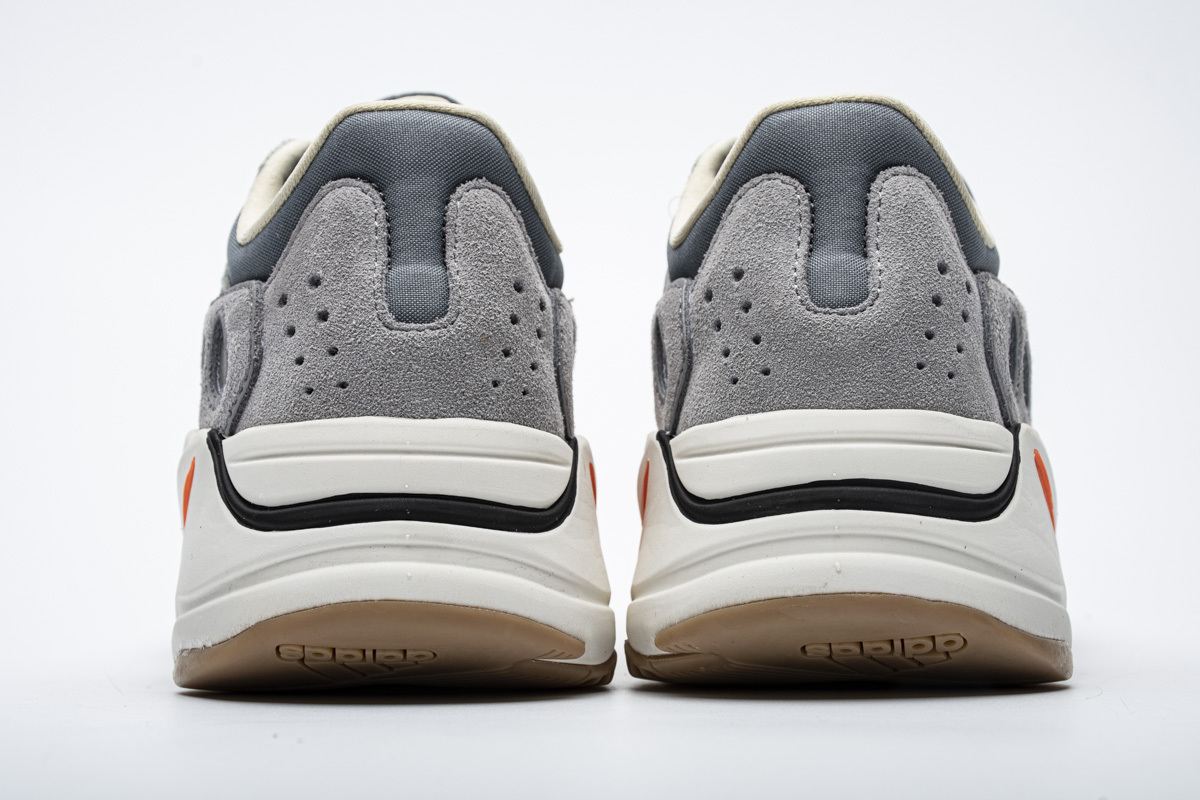 Yeezy Boost 700 Magnet FV9922