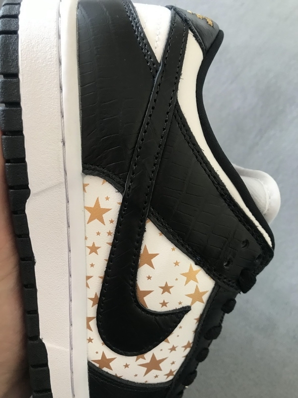 Nike SB Dunk Low Black Stars DH3228-102