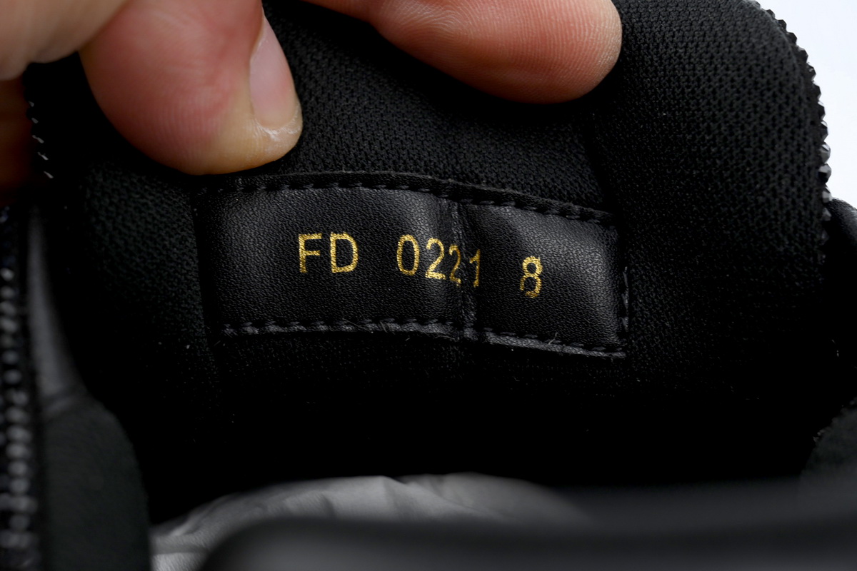 Louis Vuitton Trainer Full Black Diamond Sneakers