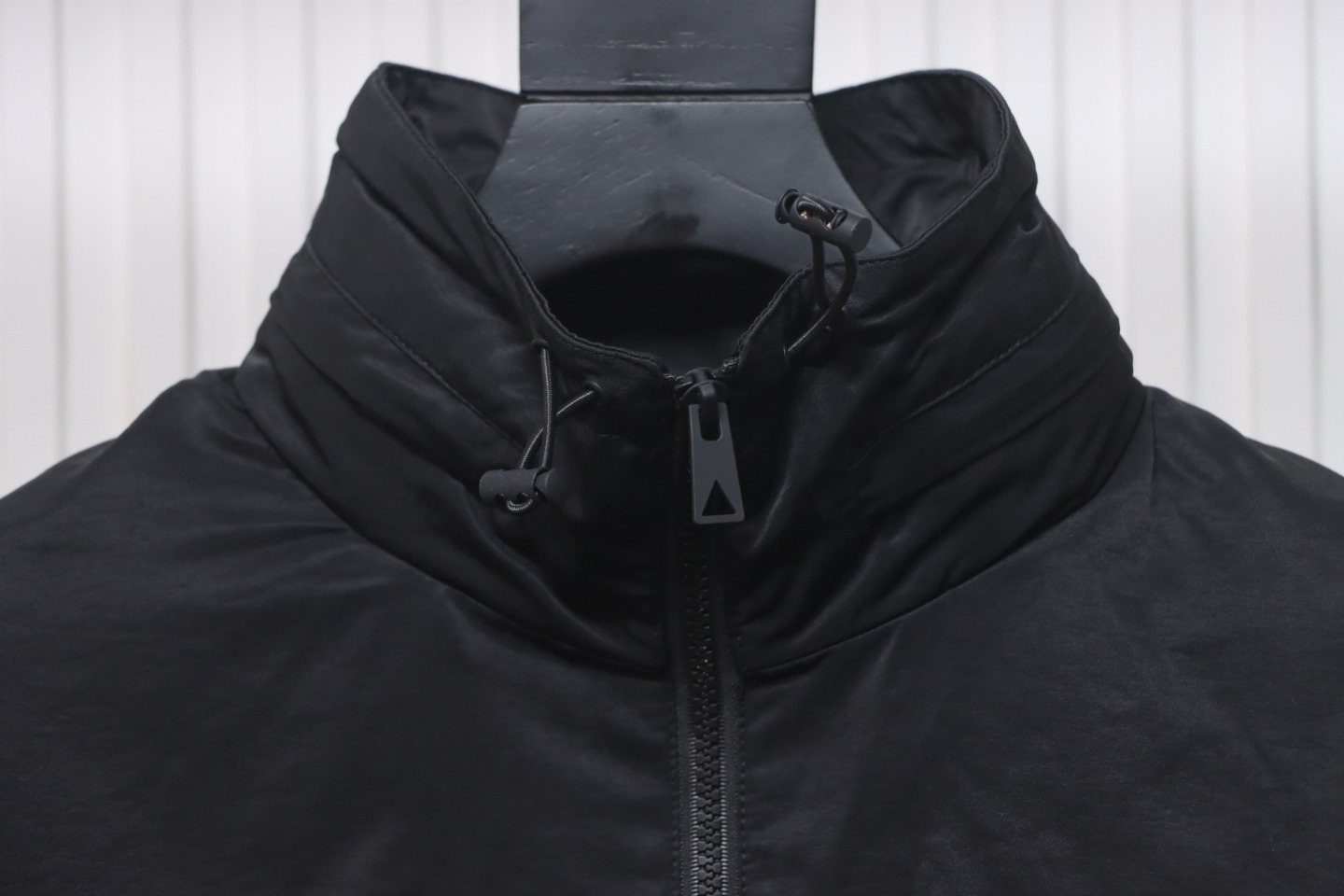 Bottega Veneta Contrasting Zipper Tech Nylon Jacket In Black - ogsneaker