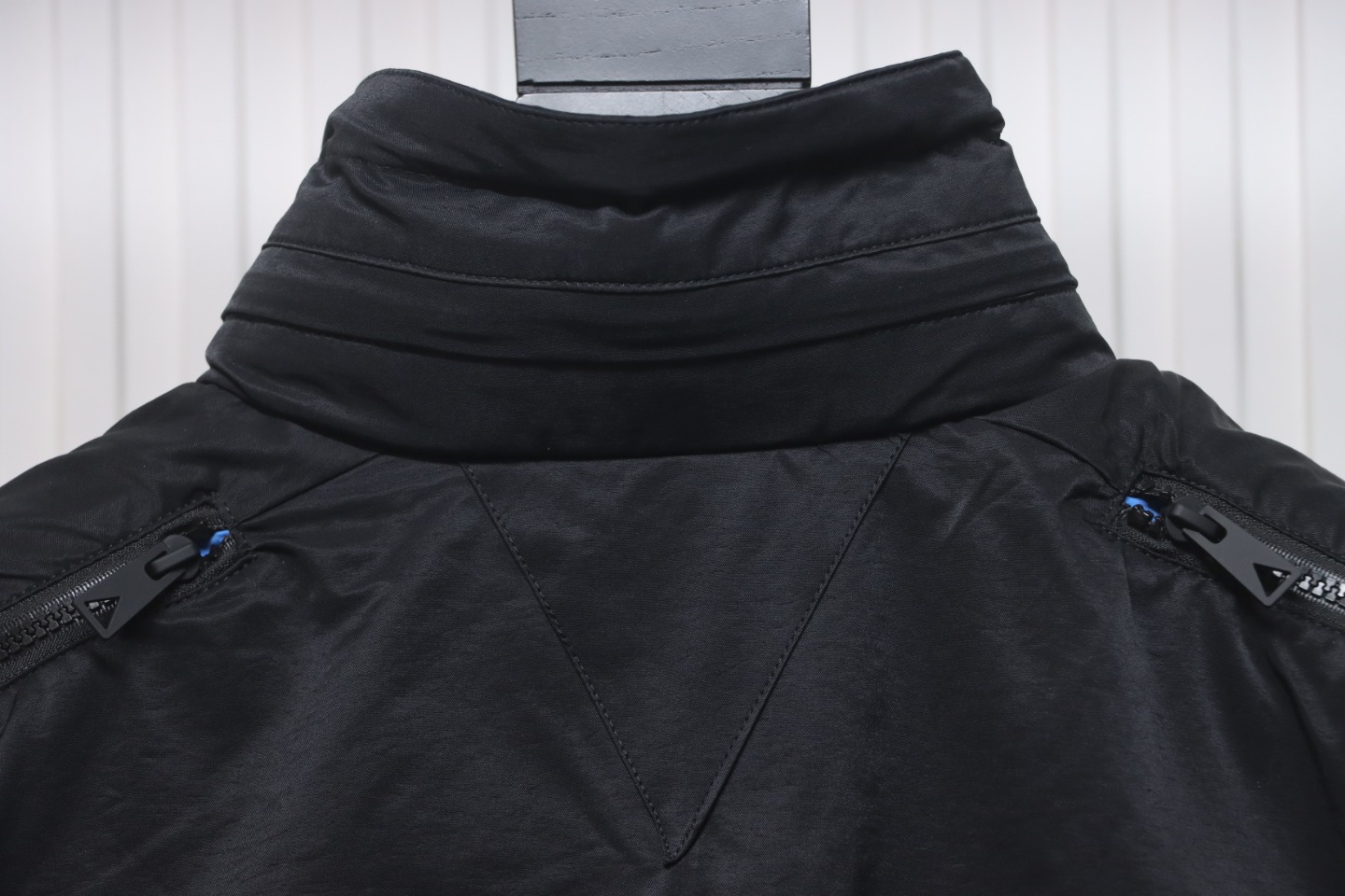 Bottega Veneta Contrasting Zipper Tech Nylon Jacket In Black - ogsneaker
