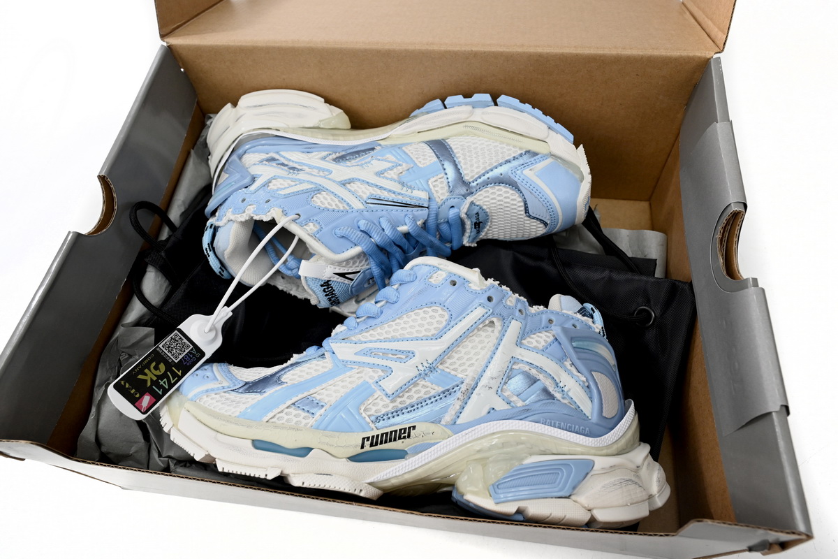 Balenciaga Runner White Light Blue 677402 W3RB2 9744