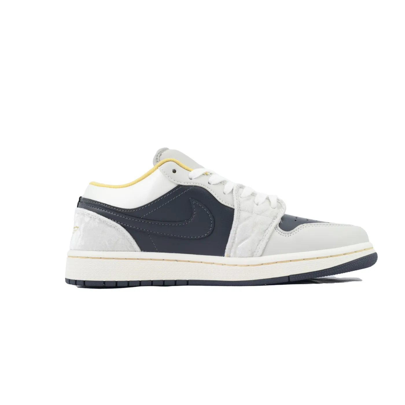 Air Jordan 1 Low SE Beaded Swoosh DV1762-001