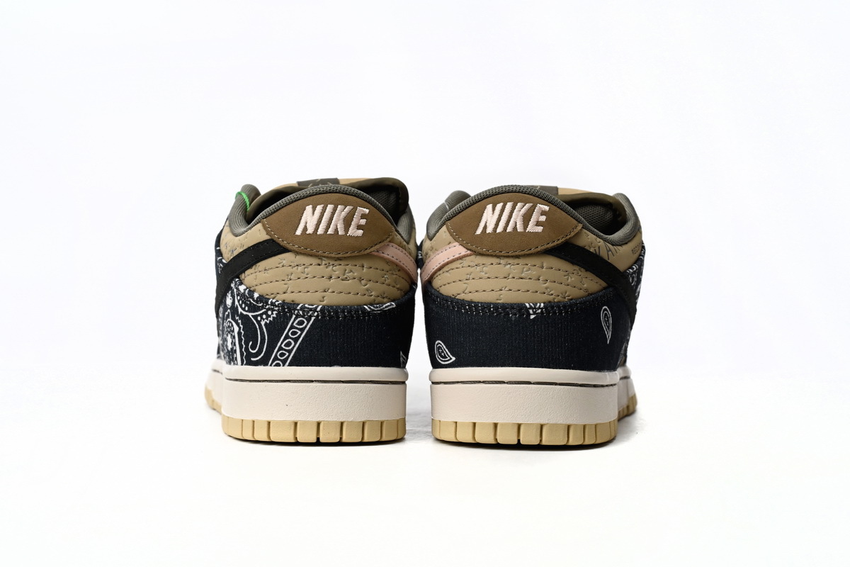 Travis Scott x Nike SB Dunk Low CT5053-001