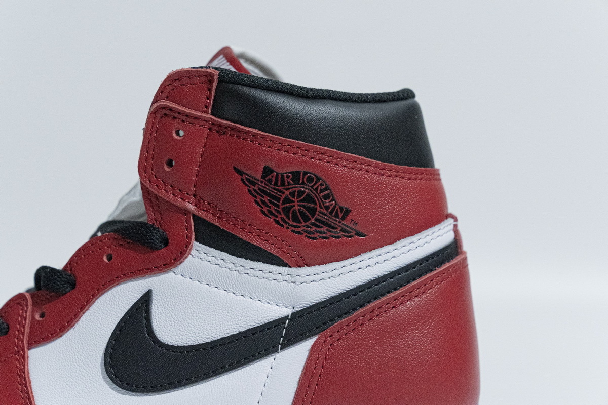 Air Jordan 1 High OG Chicago 555088-101