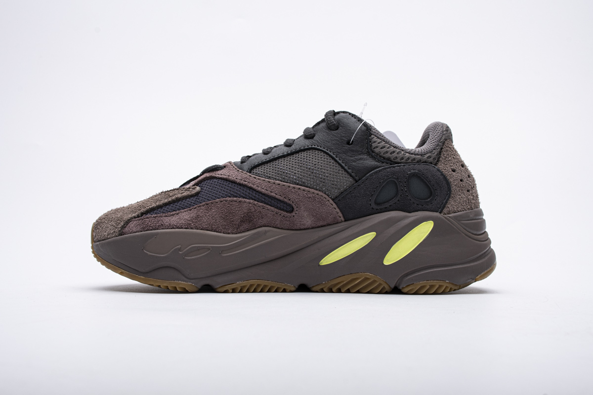 Yeezy Boost 700 Mauve EE9614