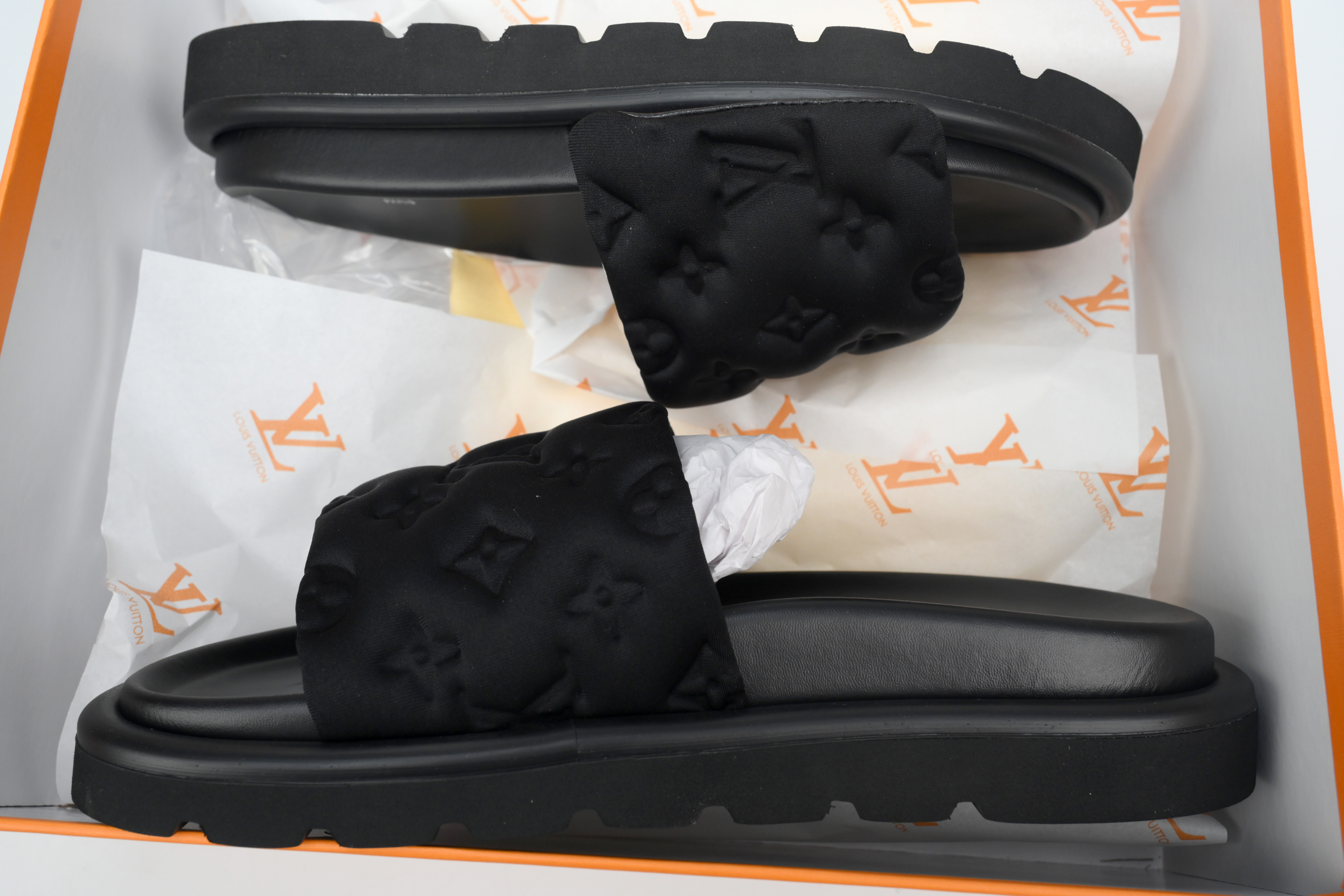 Louis Vuitton Pool Pillow Flat Comfort Mules 1AABKH
