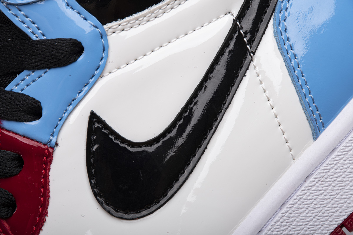 Jordan 1 Retro High Fearless UNC Chicago CK5666-100