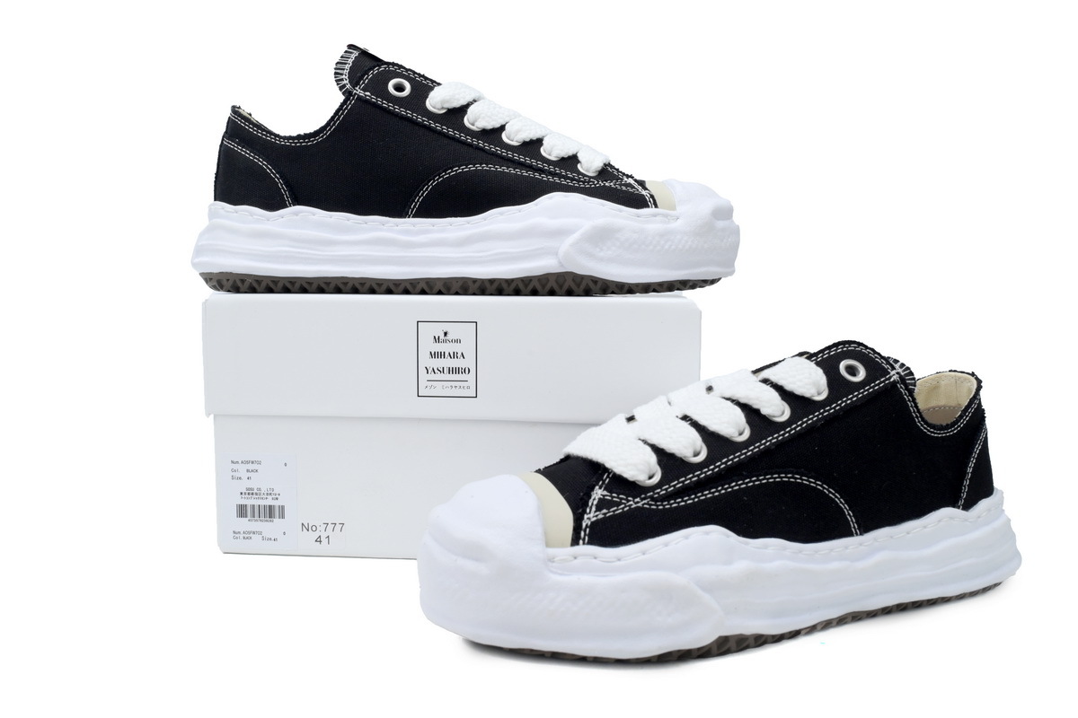 MIHARA YASUHIRO Black And White NO.777