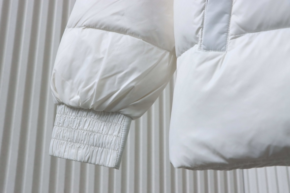 Moose Knuckles 09 Gold Scissors Stand Collar Large Plaid Down Jacket White