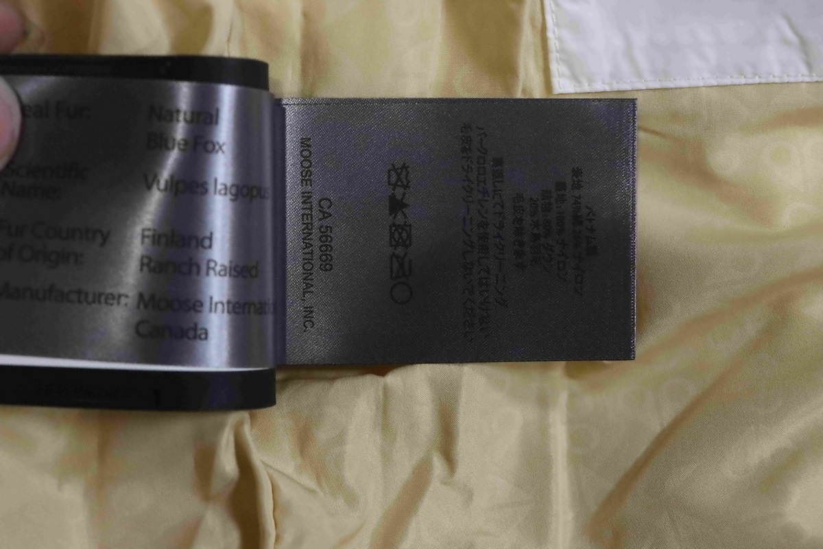 Moose Knuckles 09 Gold Scissors Stand Collar Large Plaid Down Jacket White