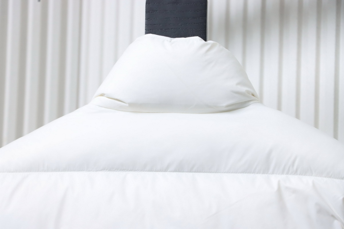 Moose Knuckles 09 Gold Scissors Stand Collar Large Plaid Down Jacket White