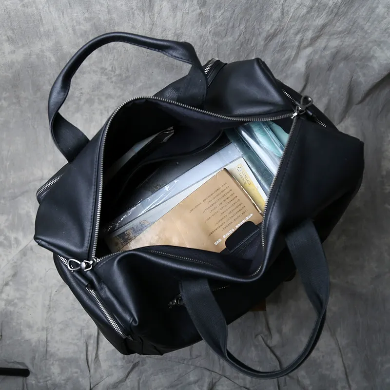 VANCROUG Full-Grain Leather Duffle Bag Sleek Black Travel Bag