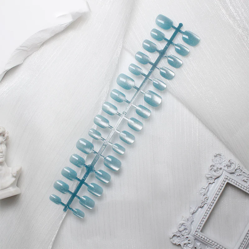 💫Cat Eye Press-On Nails Set – 3 Sizes